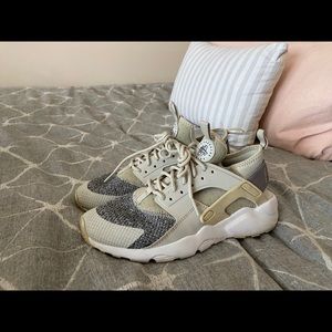 Women’s Nike shoes